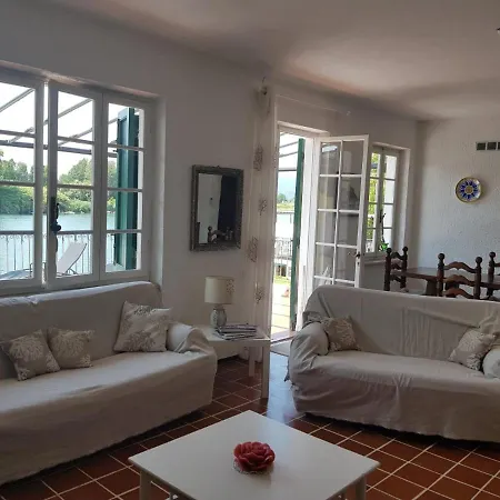 House By The River Holiday home Luni